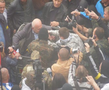 Încă un deputat ucrainean ajunge la lada de gunoi!